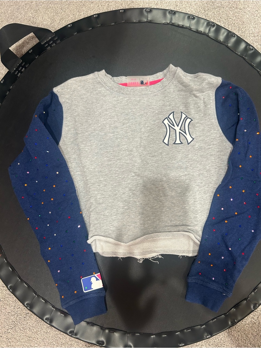 Terez x MLB Yankees Cropped Crewneck Sweatshirt (size 10/12)